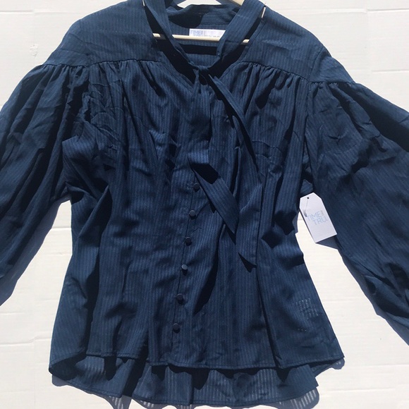 ☀️Time & Tru Long Sleeve Front Tie Blouse - Picture 2 of 7